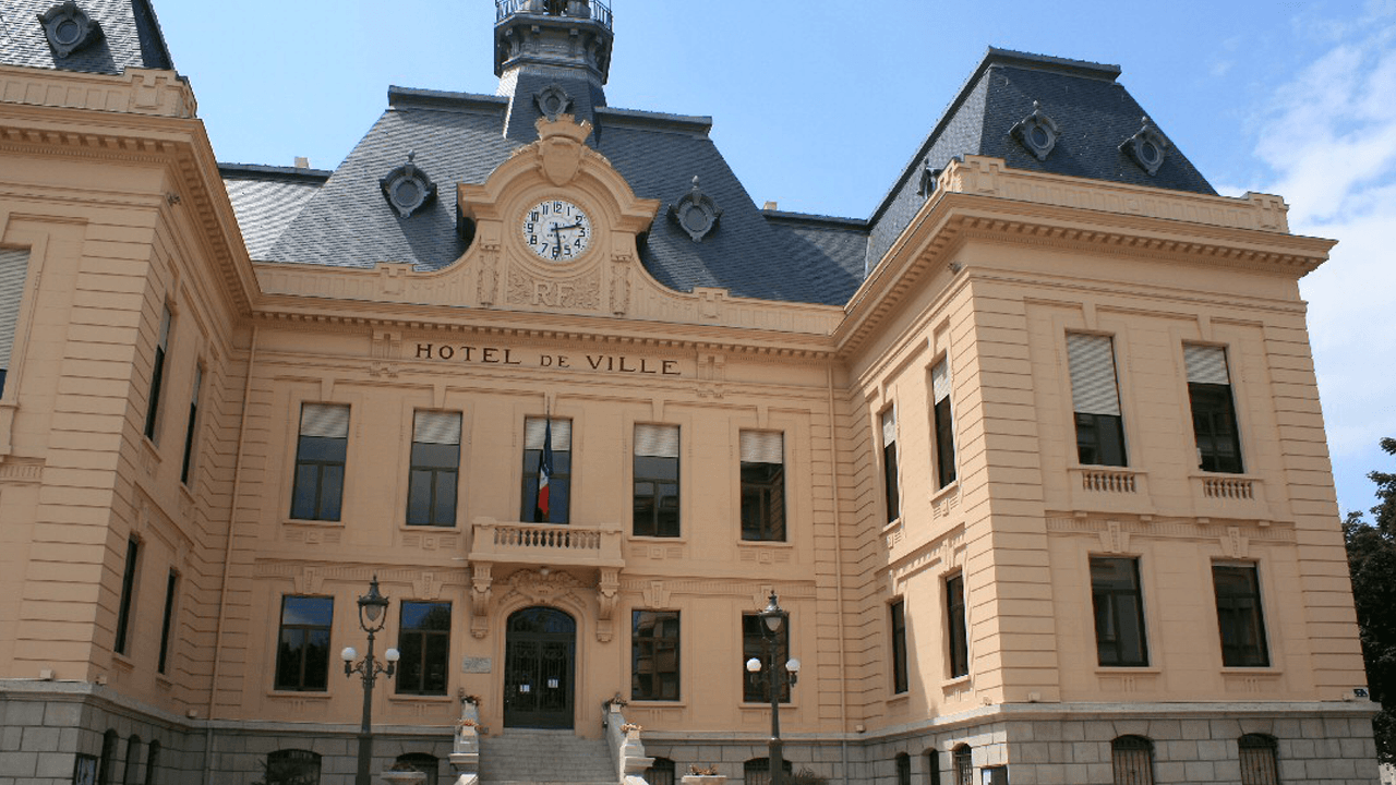 Succession de Bernard Perrut à la mairie de Villefranche – La course est lancée